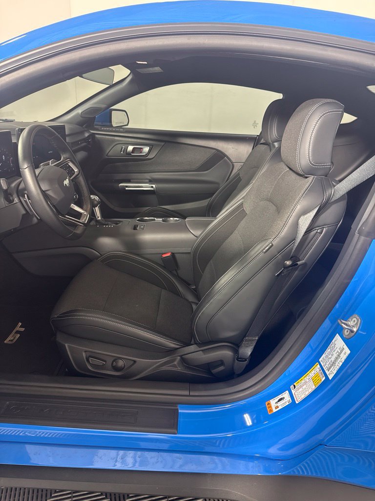 Used 2025 Ford Mustang GT RWD image 14