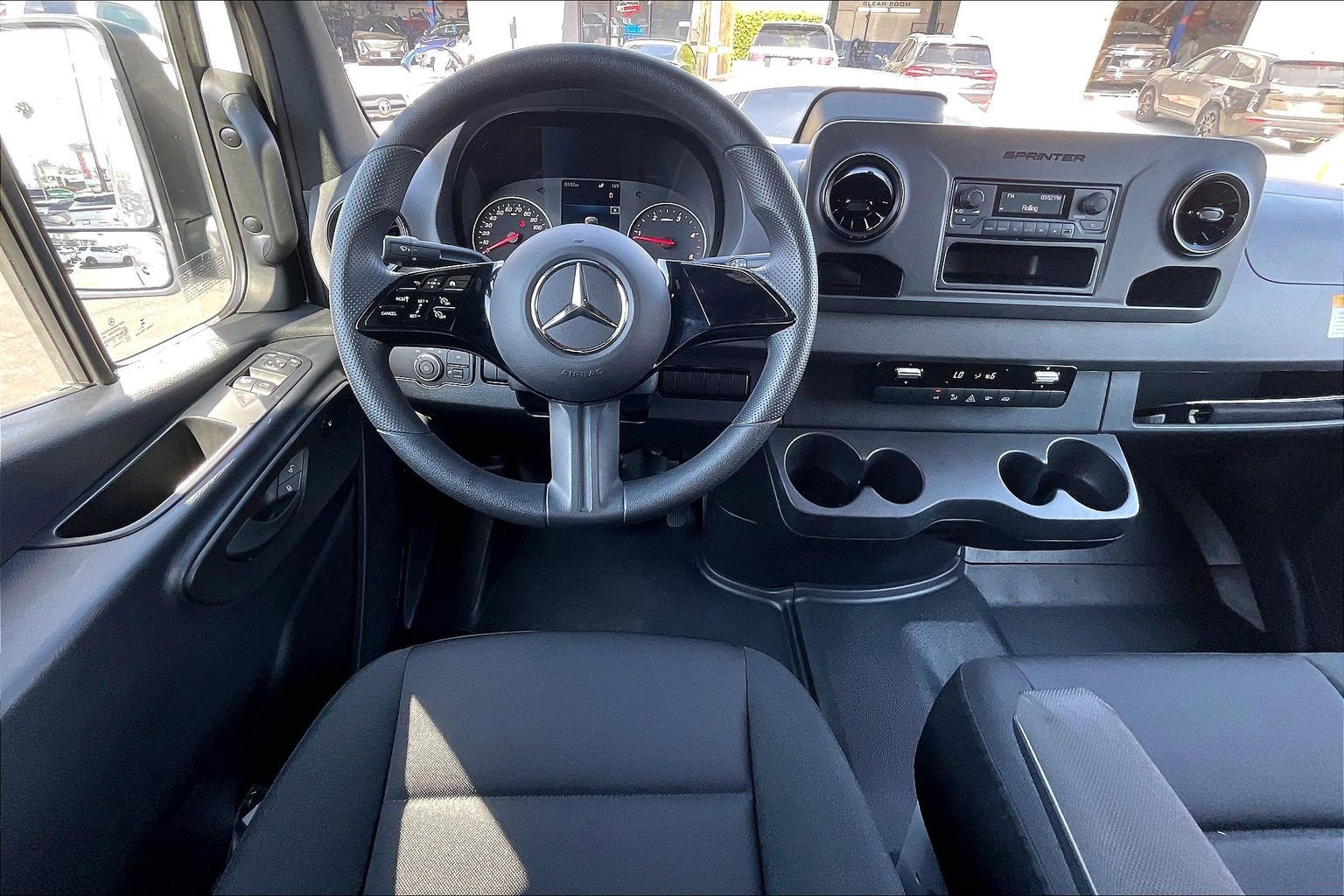 Used 2025 Mercedes-Benz Sprinter 2500 image 5