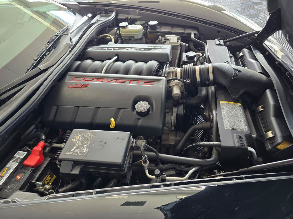 Used 2006 Chevrolet Corvette Coupe w/ Preferred Equipment Group RWD image 25