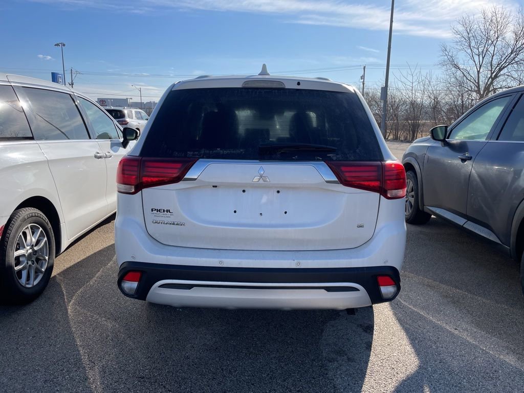 Used 2020 Mitsubishi Outlander SE image 3