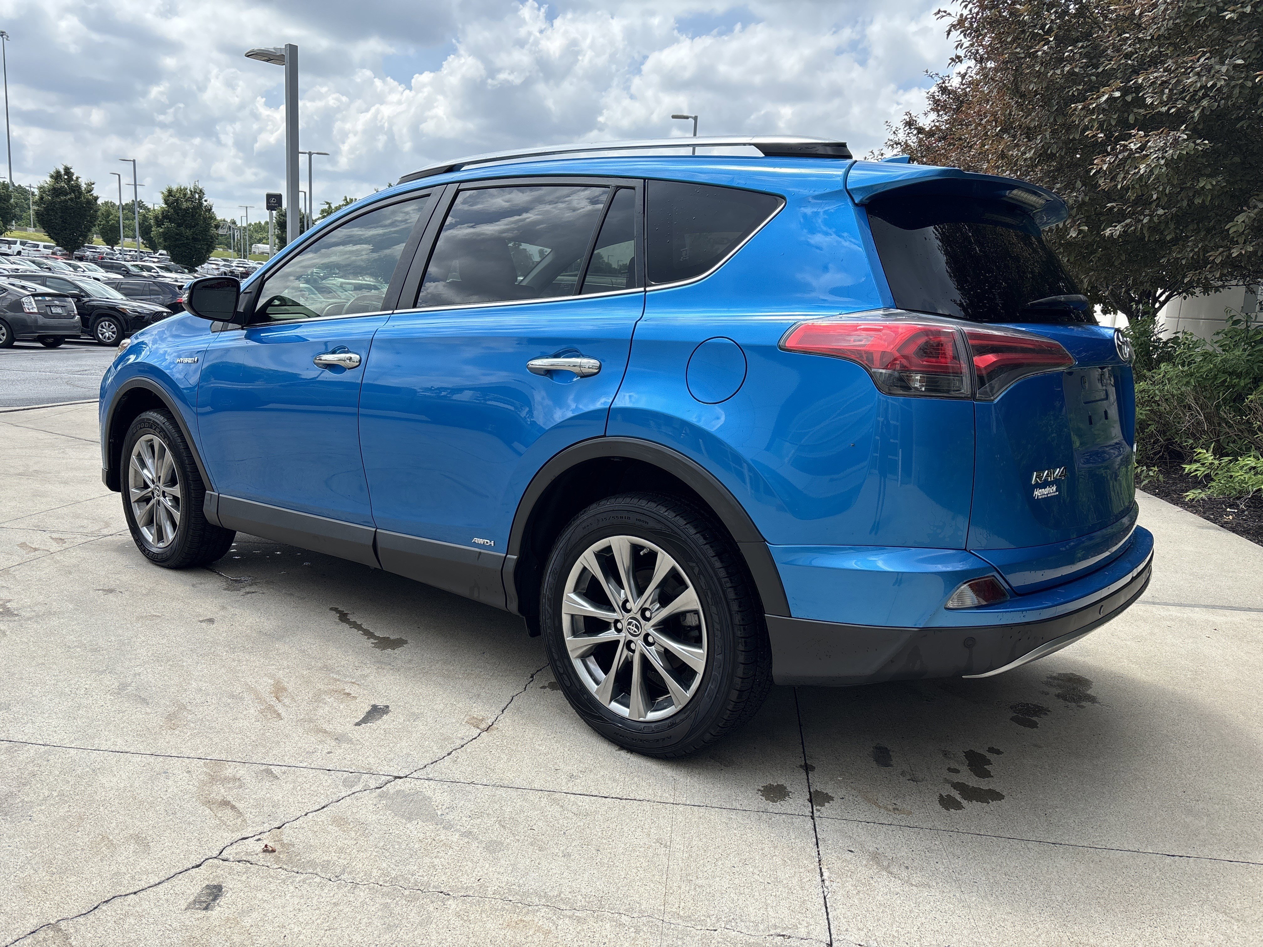 Used 2017 Toyota RAV4 Limited w/ Advanced Technology Package AWD/4WD image 7