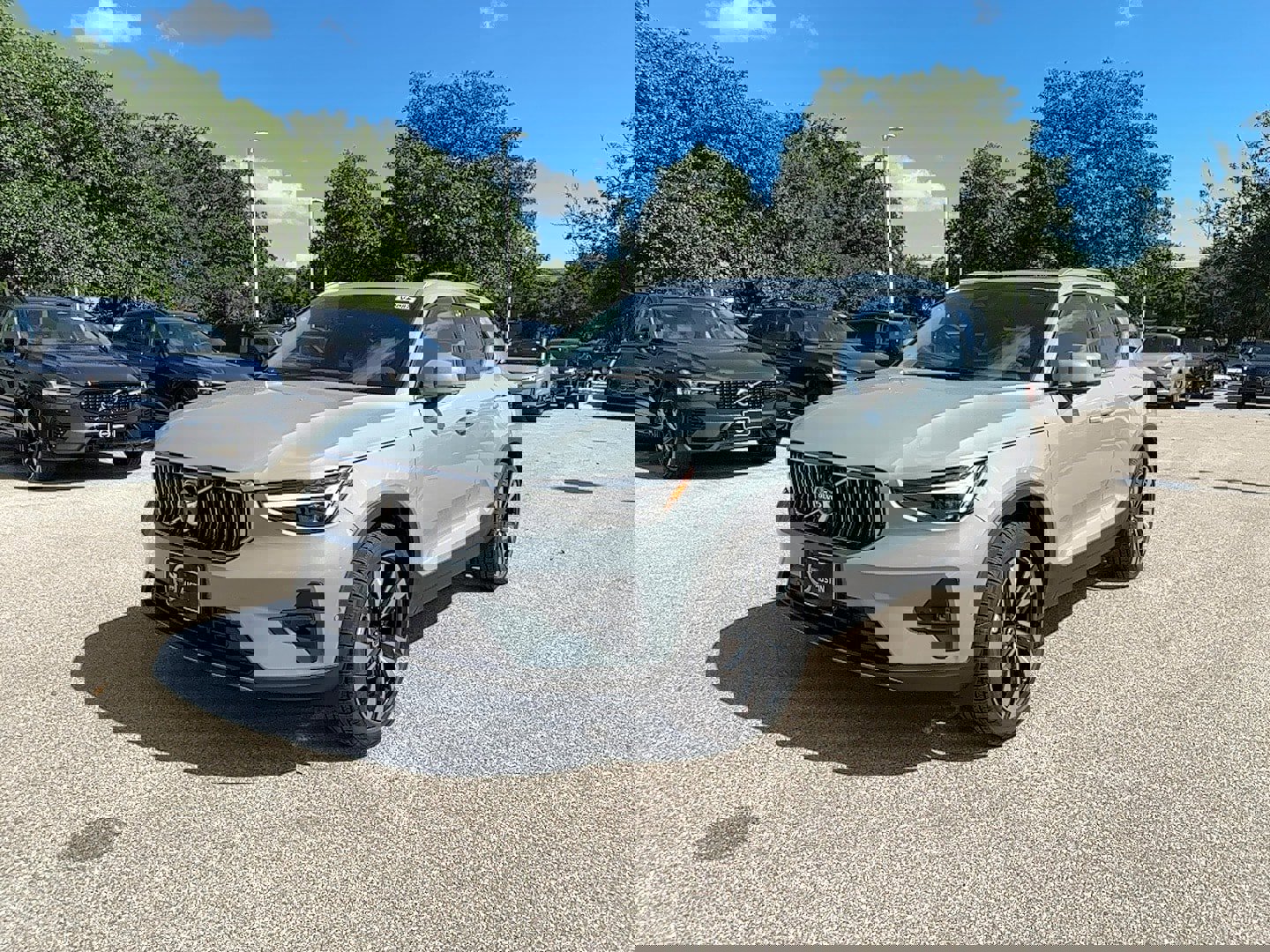 New 2025 Volvo XC40 B5 Ultra w/ Protection Package image 2
