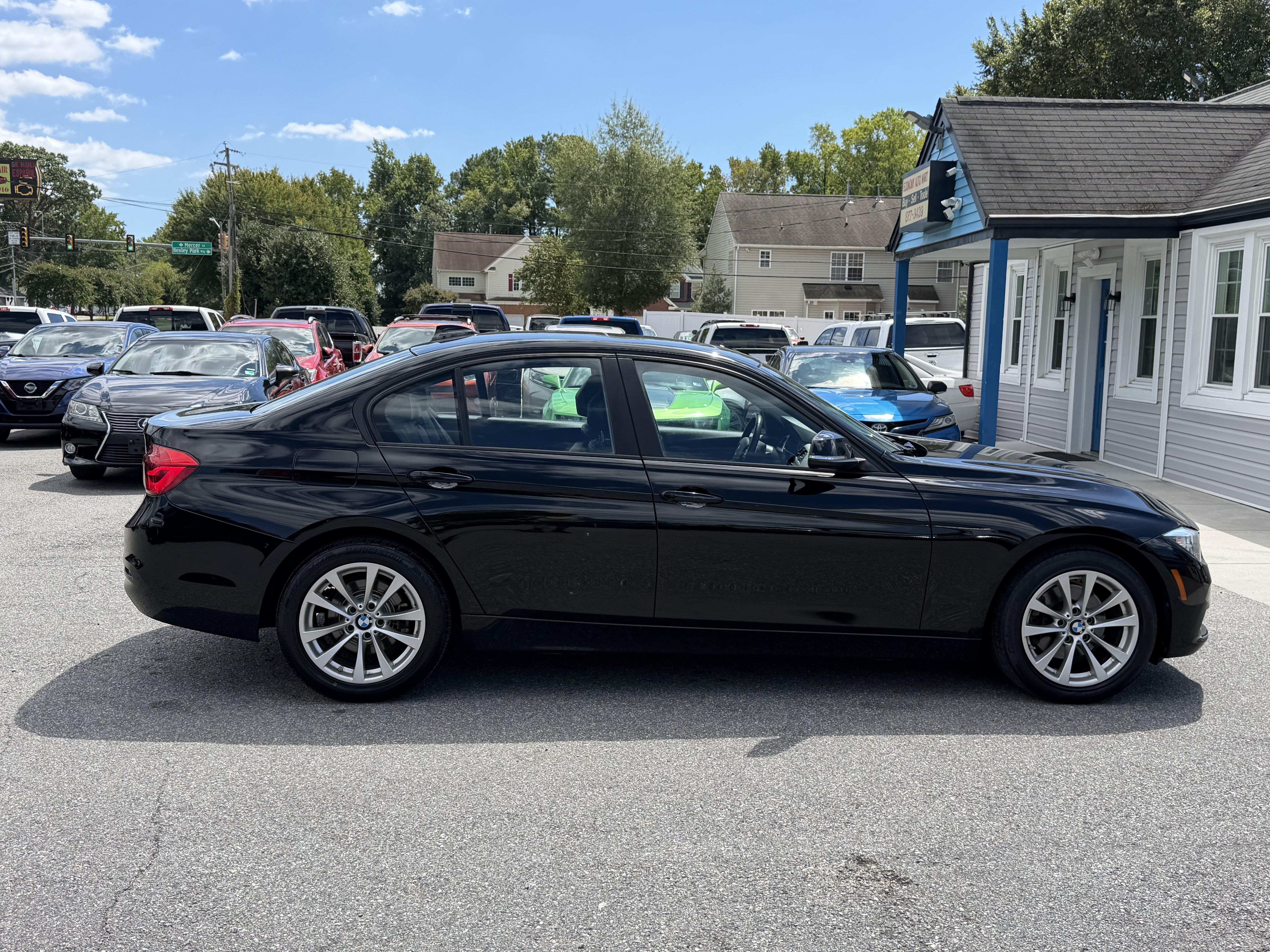 Used 2016 BMW 320i Sedan RWD image 5
