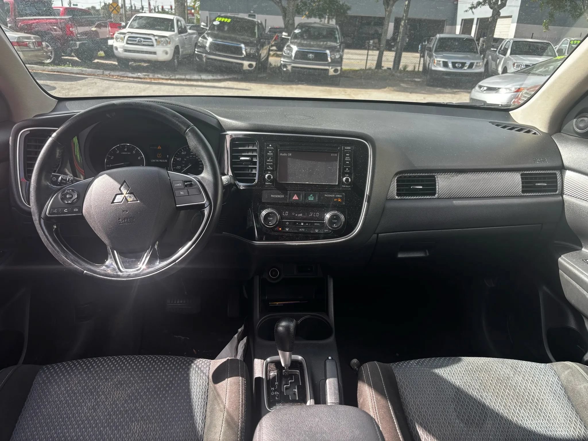 Used 2016 Mitsubishi Outlander SE FWD image 9
