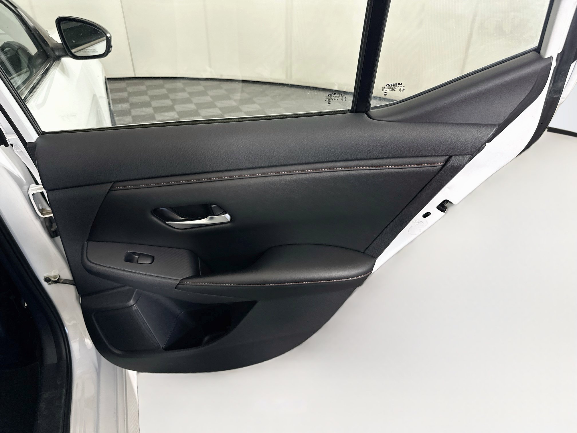 Used 2025 Nissan Sentra SR FWD image 28