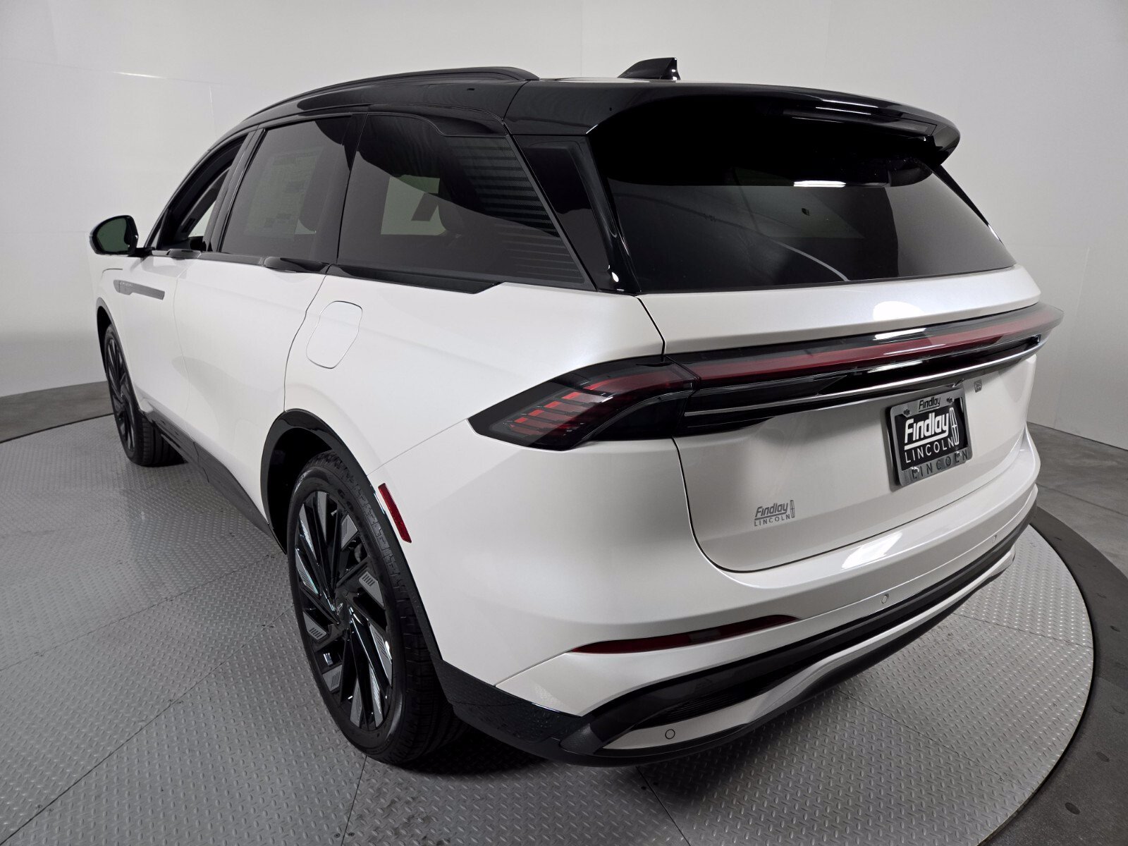 New 2026 Lincoln Nautilus Reserve w/ Jet Appearance Package AWD/4WD image 7