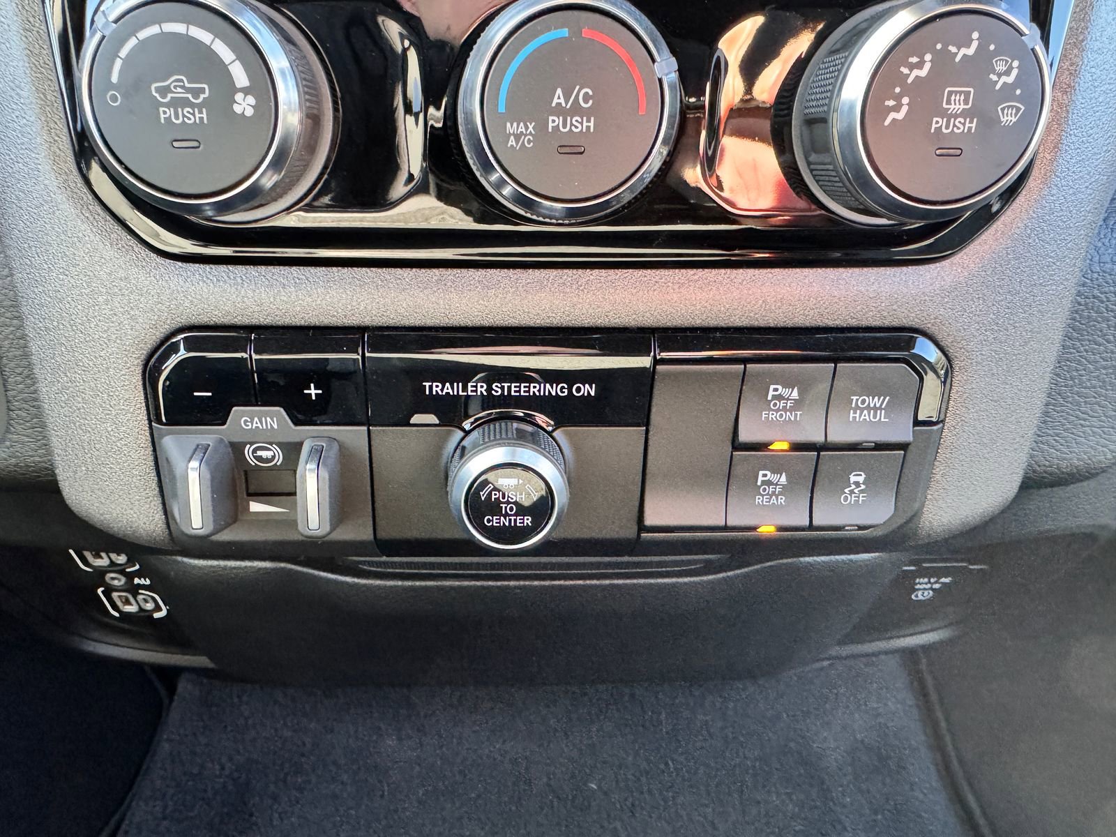 New 2025 RAM 1500 Tradesman w/ Night Edition AWD/4WD image 20