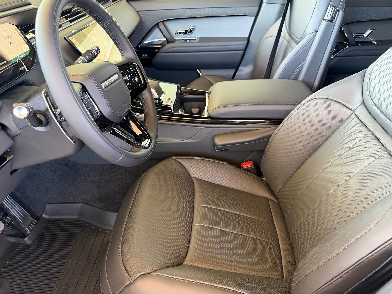 New 2026 Land Rover Range Rover Sport Dynamic SE image 9