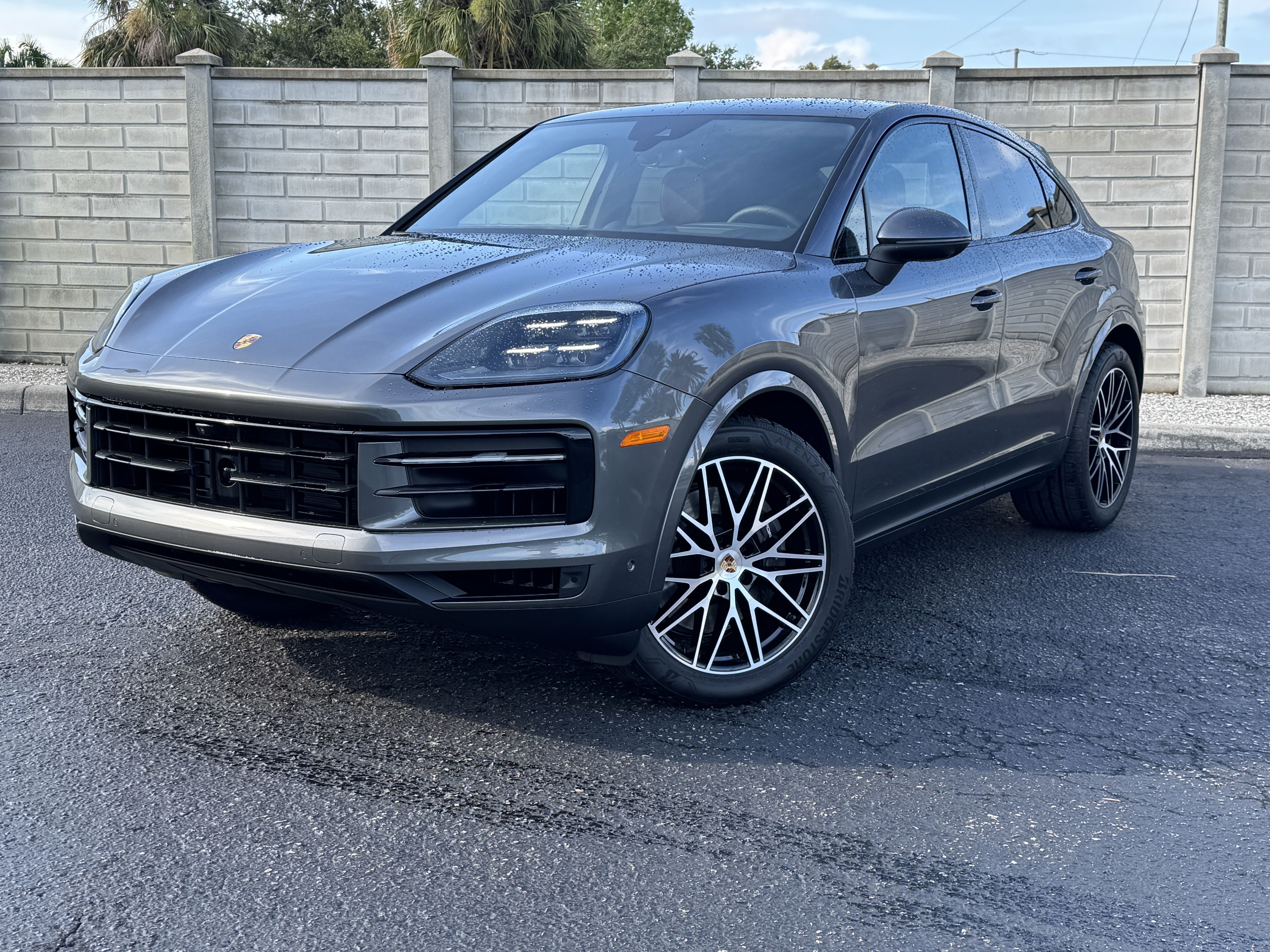 New 2025 Porsche Cayenne Coupe image 1