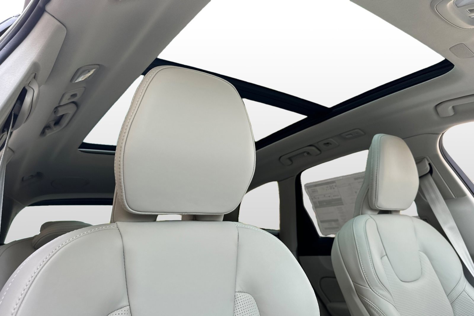 New 2026 Volvo XC60 B5 Ultra w/ Climate Package image 19