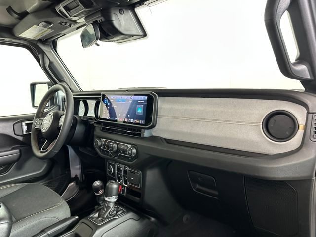 Used 2024 Jeep Wrangler Unlimited AWD/4WD image 29