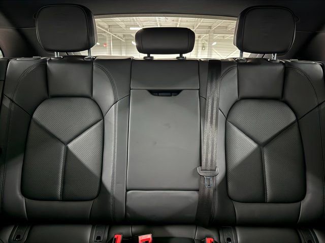 Certified 2022 Porsche Macan GTS image 30