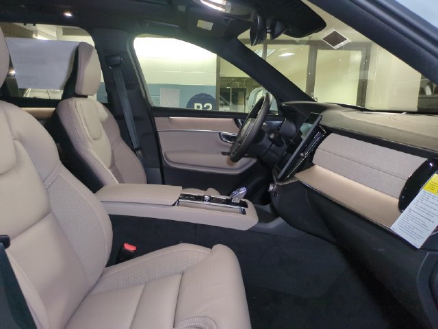 New 2026 Volvo XC90 B6 Ultra w/ Protection Package AWD/4WD image 30