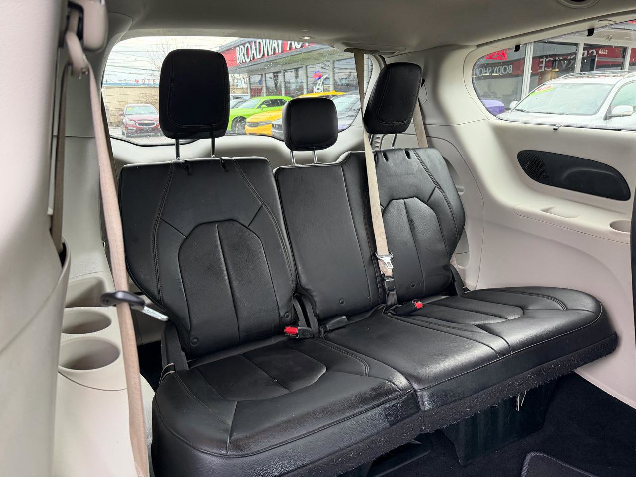 Used 2018 Chrysler Pacifica Touring-L Plus w/ Advanced Safetytec Group image 11