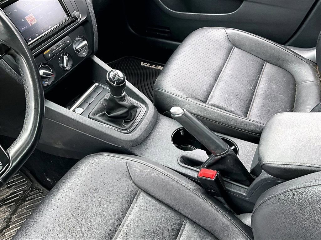 Used 2017 Volkswagen Jetta SE image 13