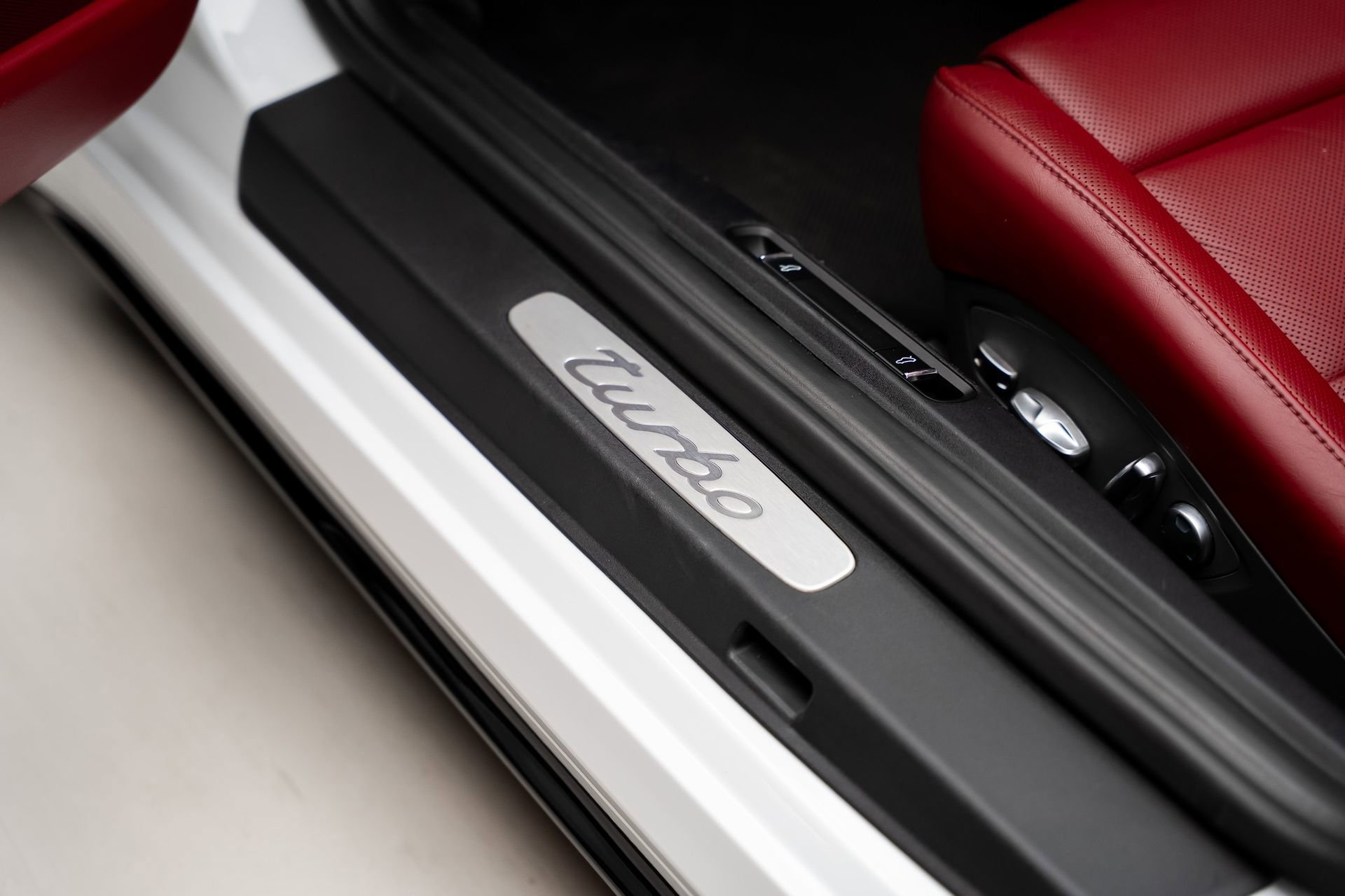 Used 2019 Porsche 911 Turbo image 63