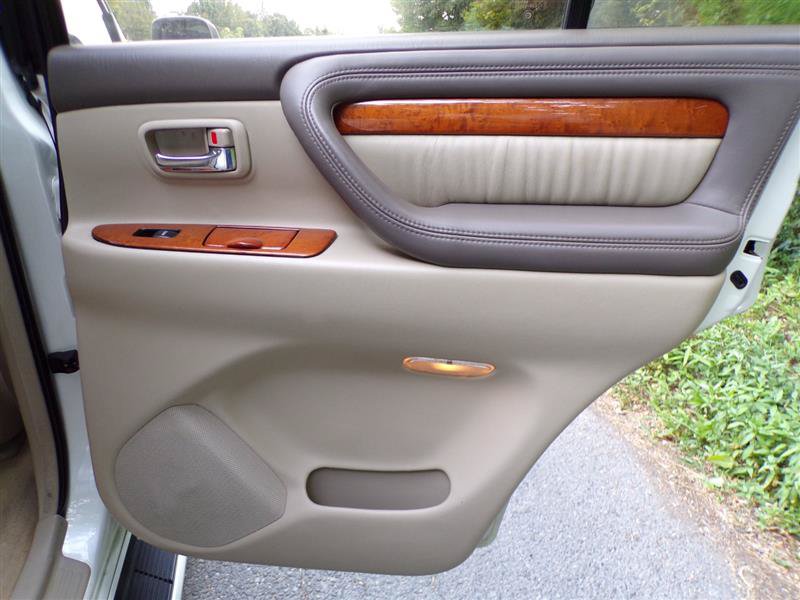 Used 2003 Lexus LX 470 4WD image 21