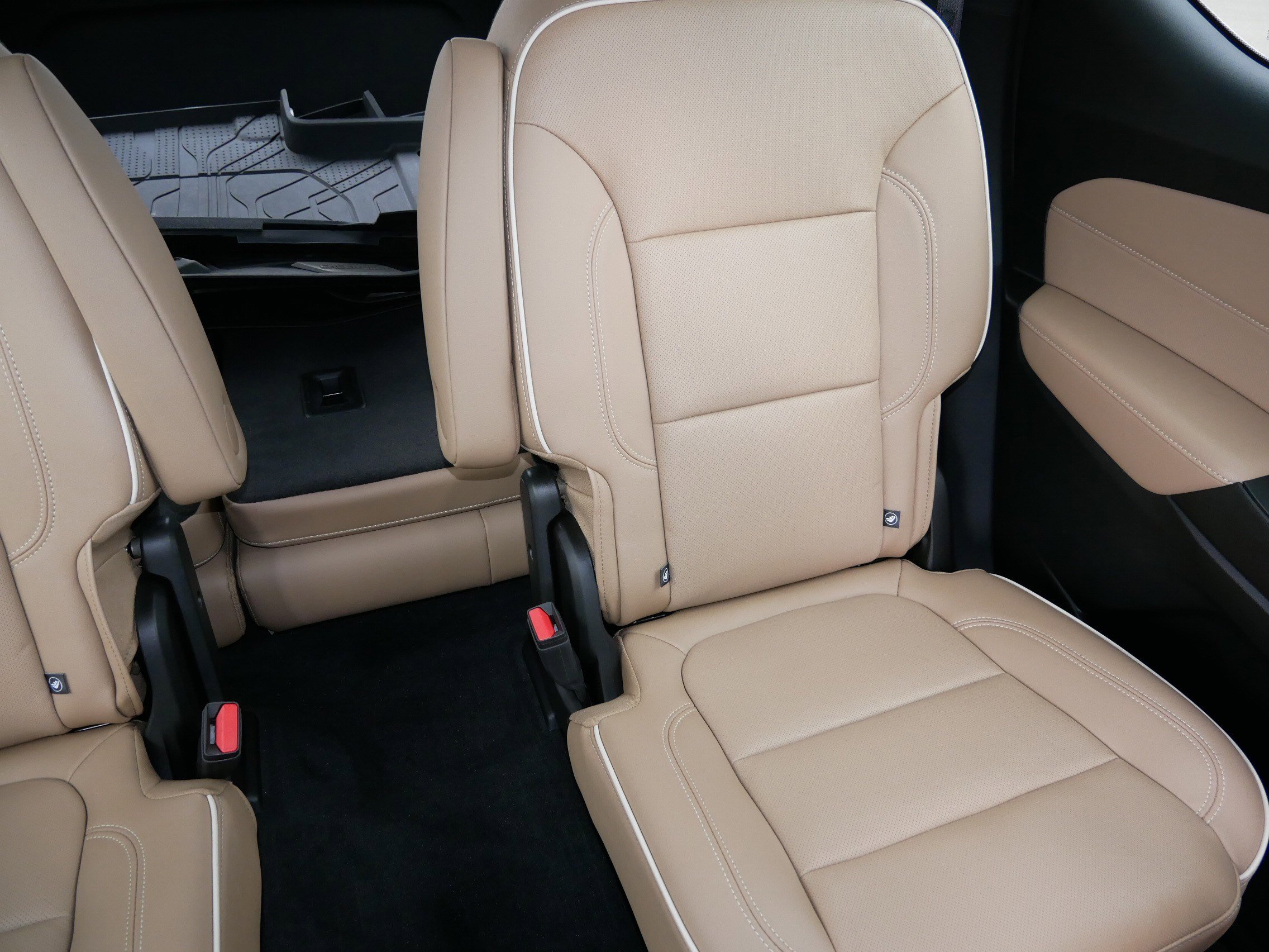 Used 2023 Chevrolet Traverse Premier image 14