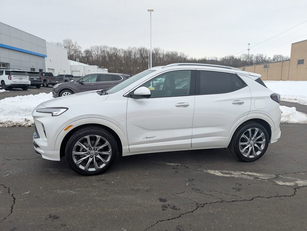 Used 2024 Buick Encore GX Avenir w/ Avenir Convenience Package image 4