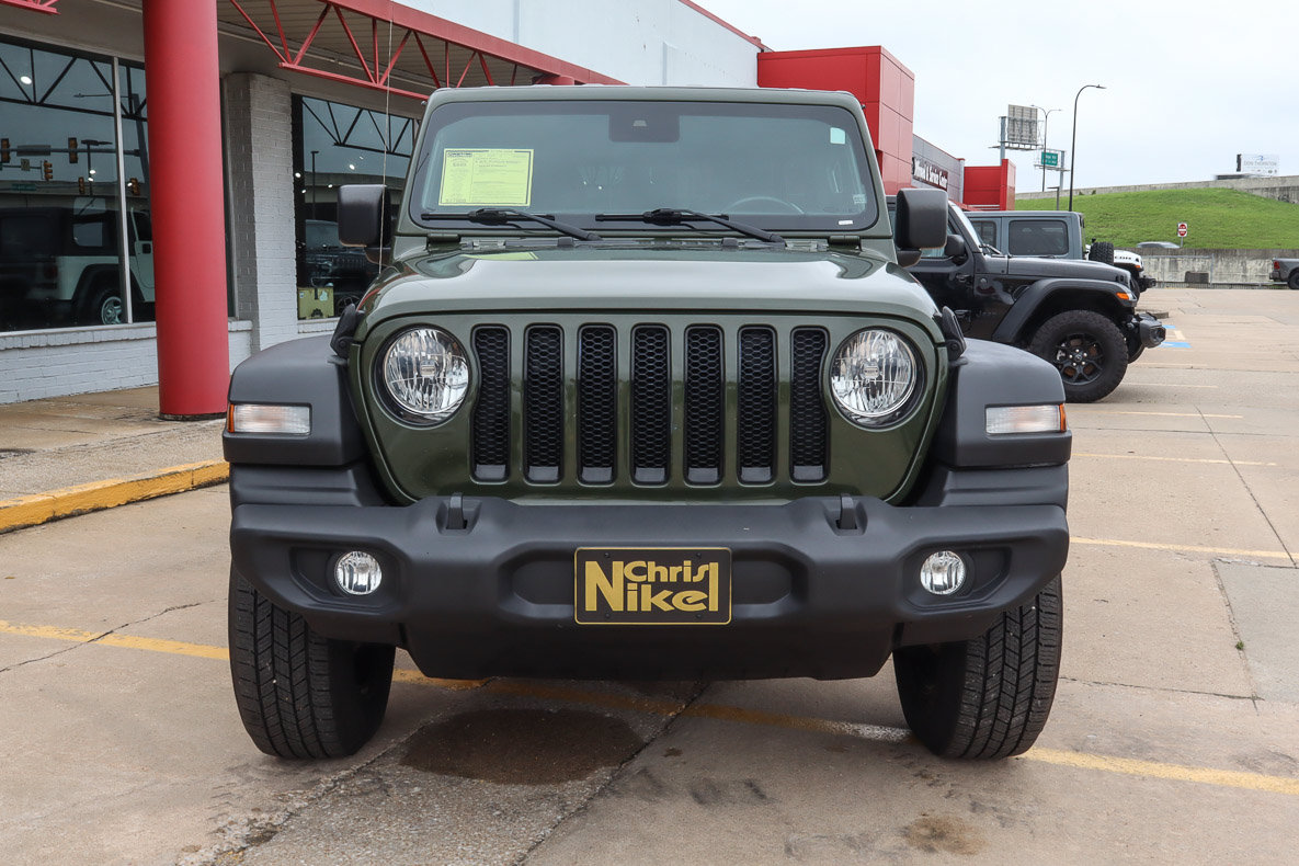 Used 2021 Jeep Wrangler Unlimited Sport AWD/4WD image 3