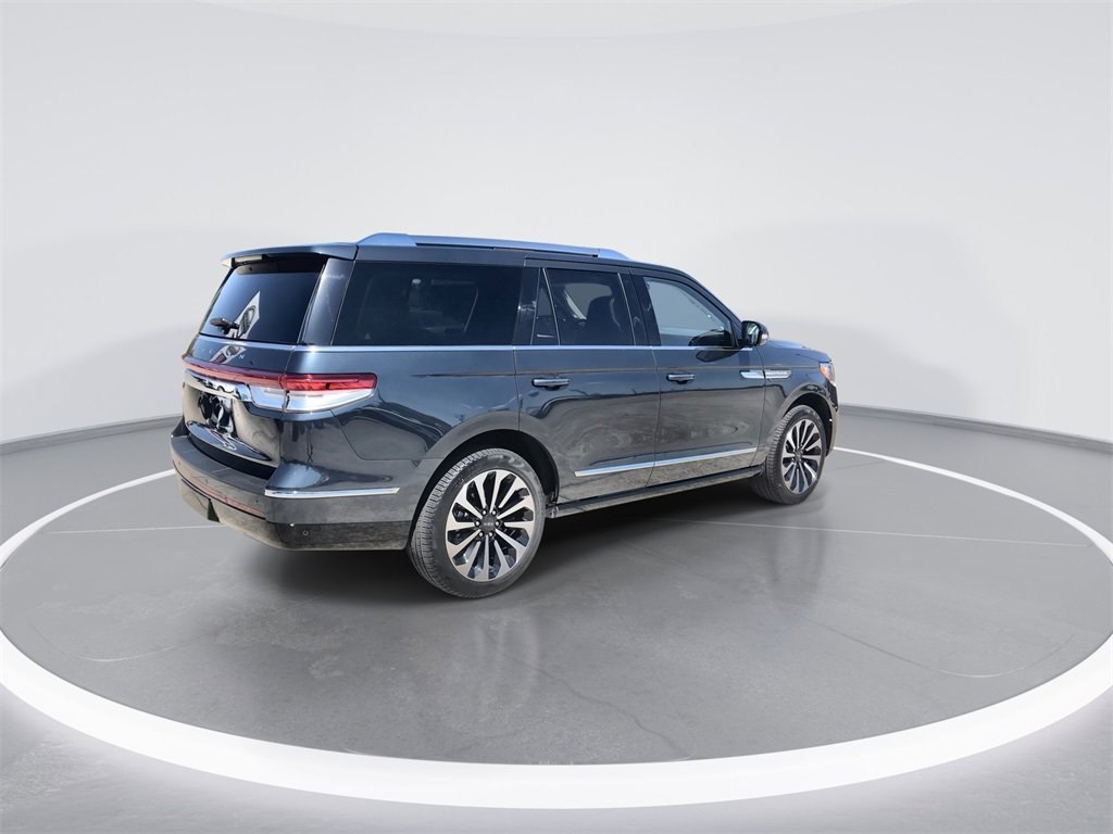Used 2024 Lincoln Navigator Reserve image 8