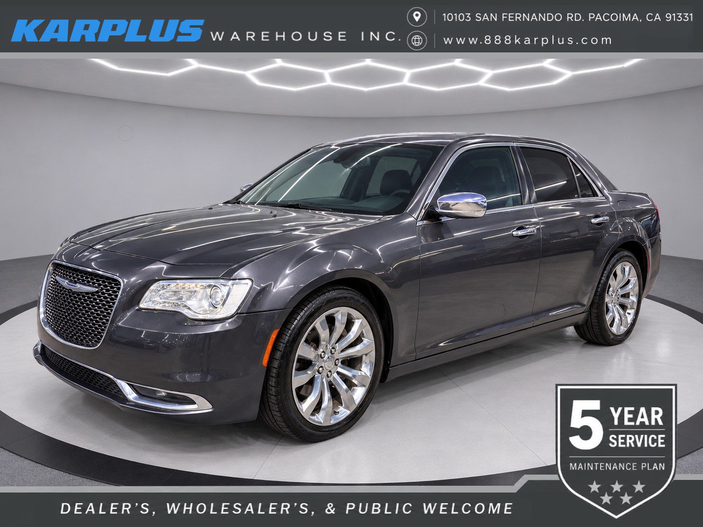 Used 2017 Chrysler 300 C RWD image 1