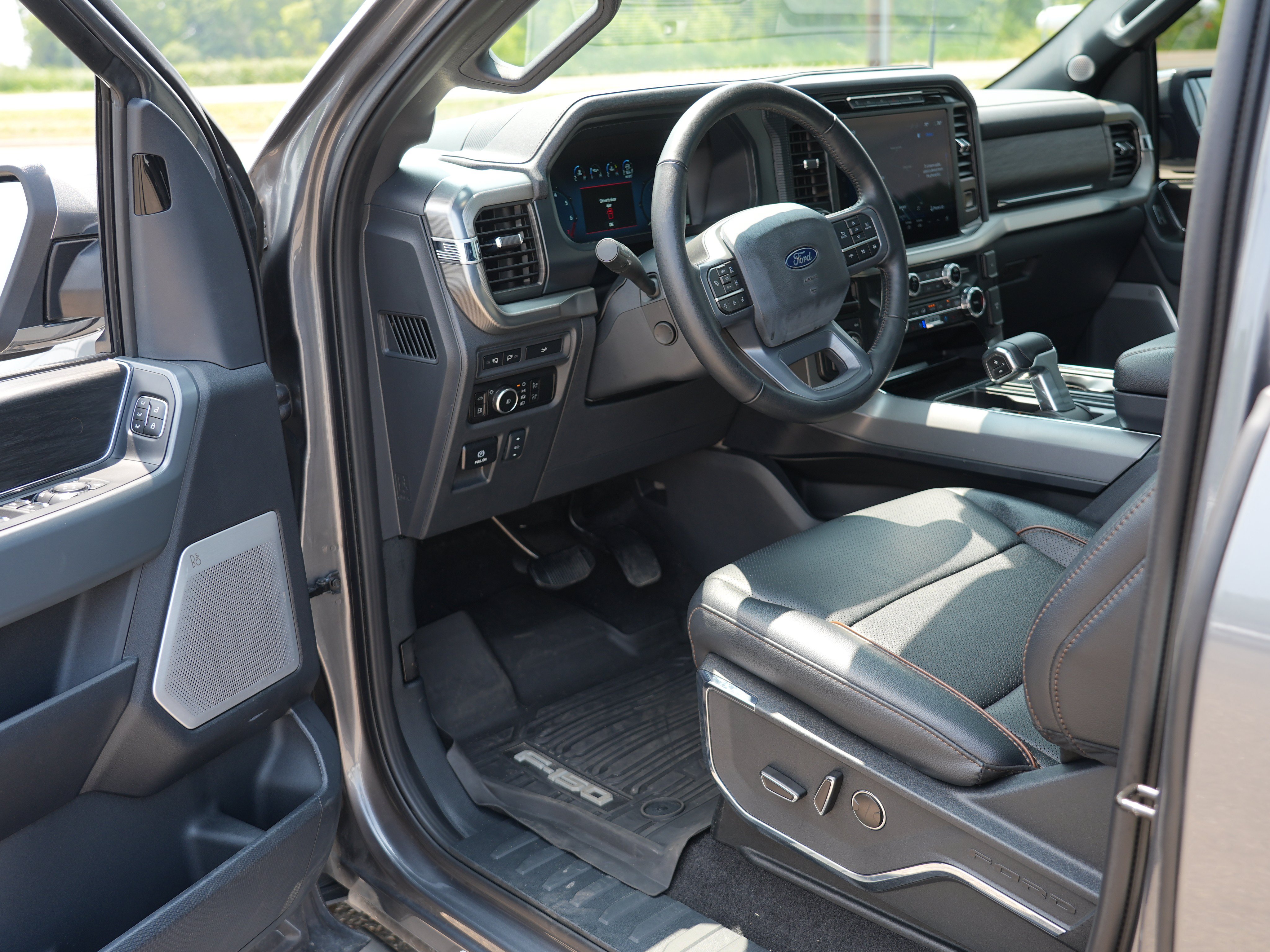 Used 2024 Ford F150 Lariat w/ Equipment Group 502A High AWD/4WD image 15
