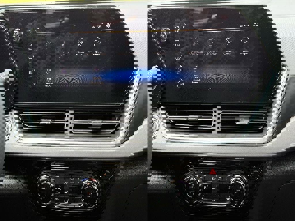 Used 2024 Chevrolet Trax ACTIV w/ Sunroof Package image 24