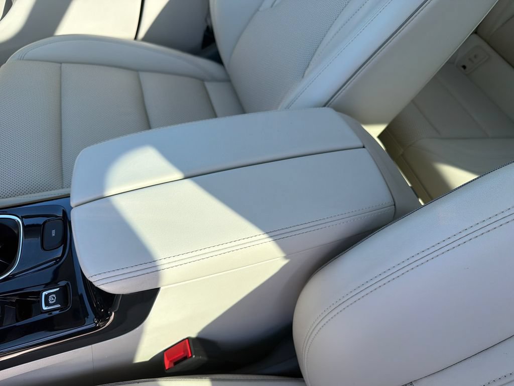 Used 2022 Buick Envision Essence w/ Safety Package FWD image 26