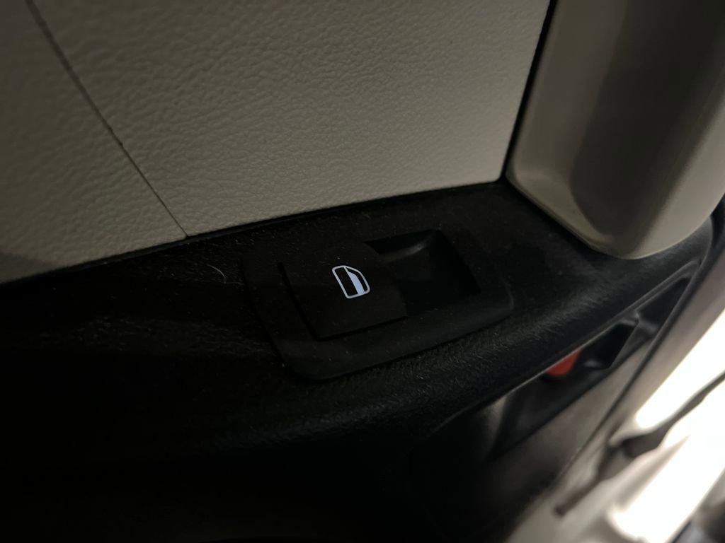 Used 2024 Chrysler Pacifica Touring-L image 20