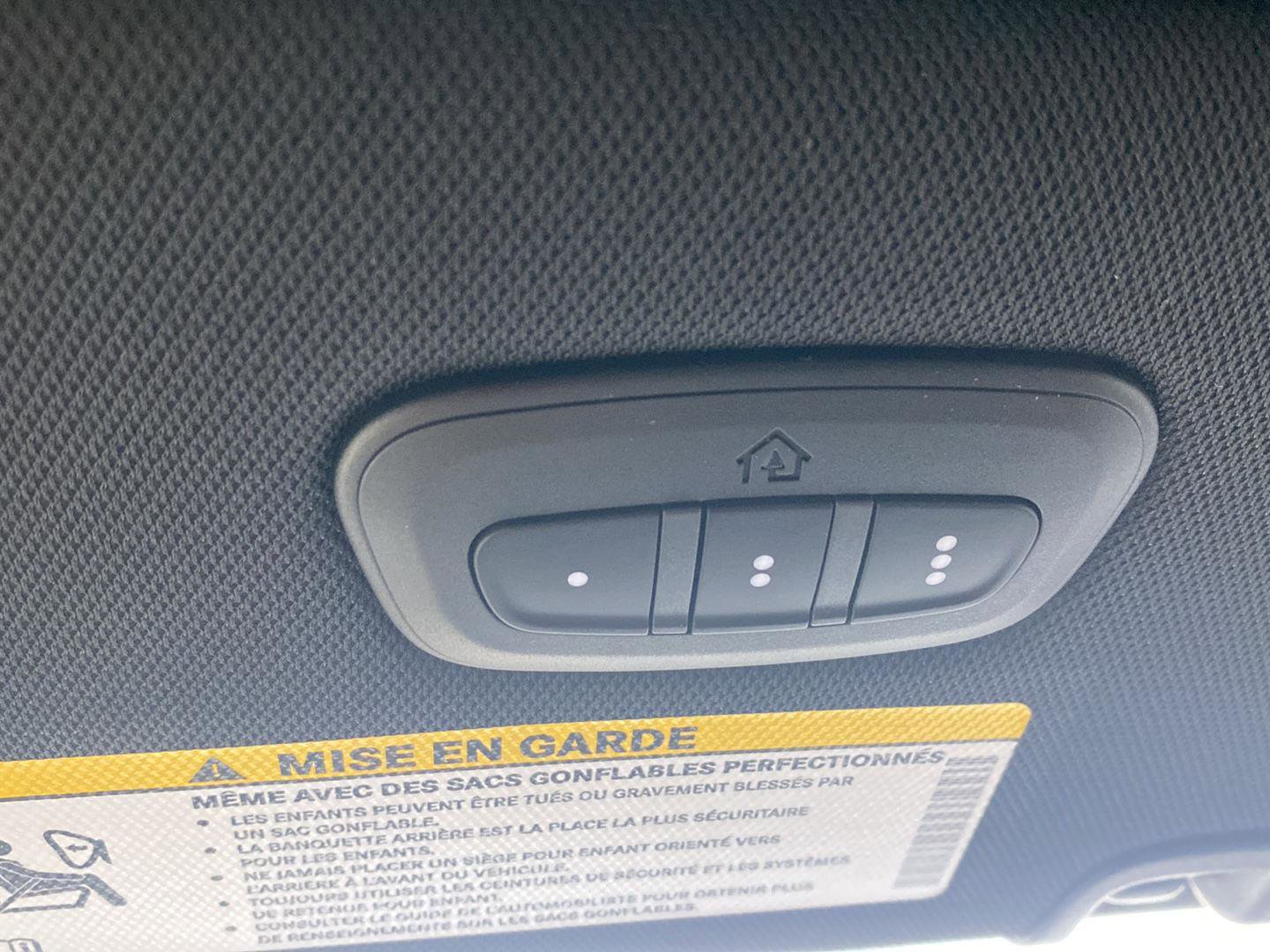 New 2026 Chrysler Pacifica Select image 14