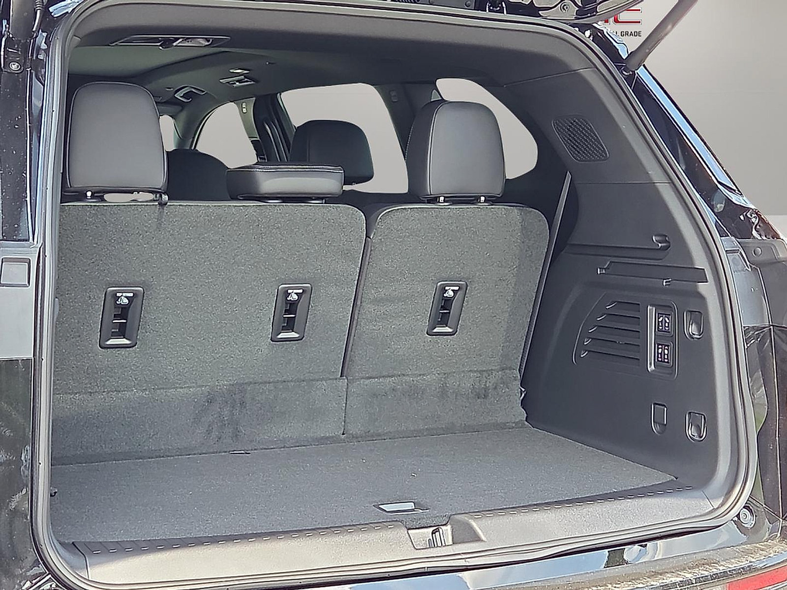 New 2026 Buick Enclave Sport Touring w/ Power Package FWD image 9