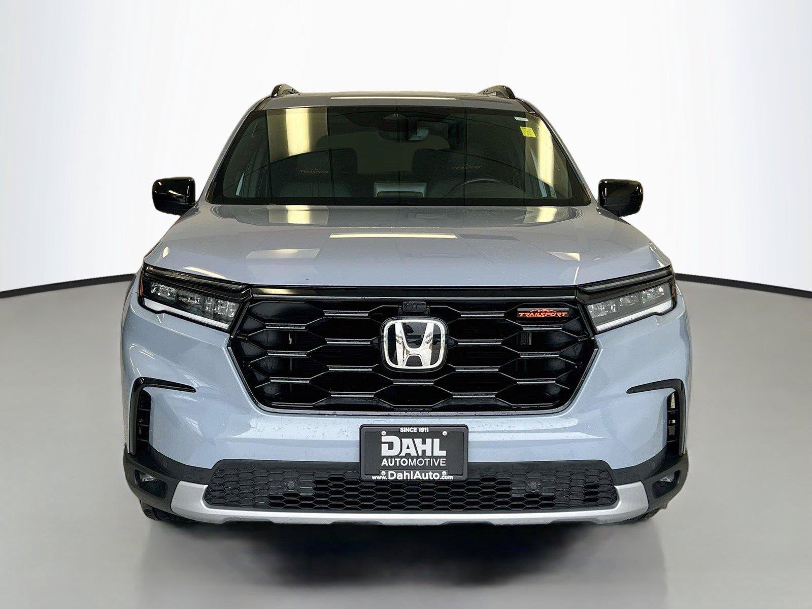 Certified 2025 Honda Pilot TrailSport image 3