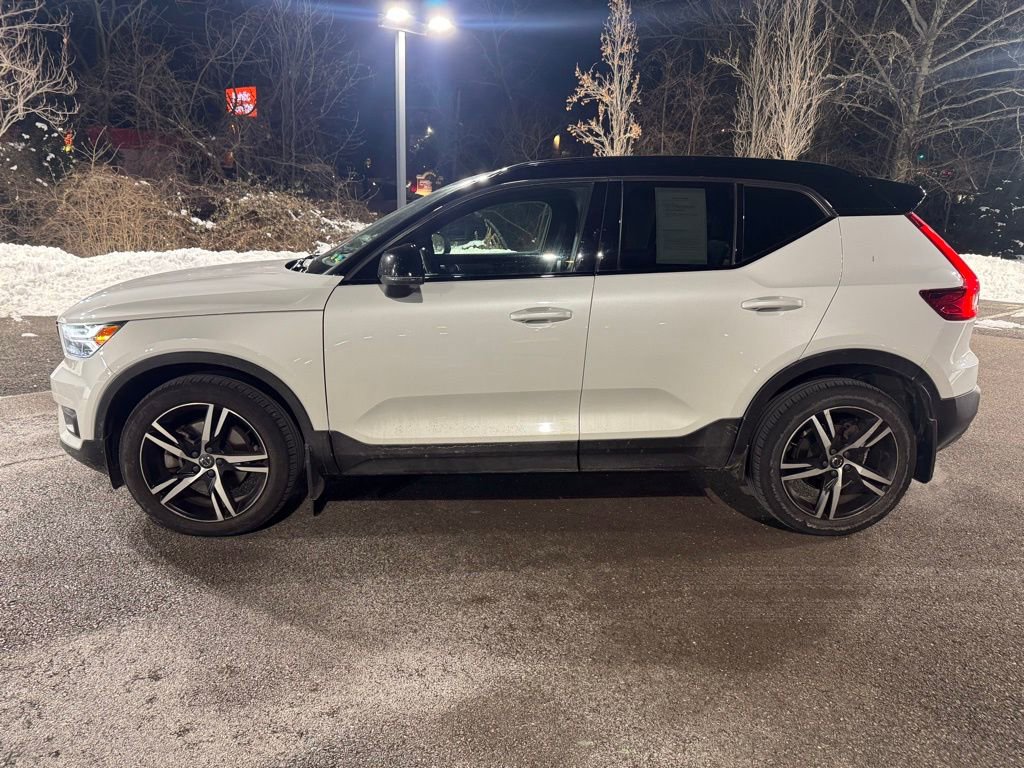 Used 2021 Volvo XC40 T5 R-Design image 34