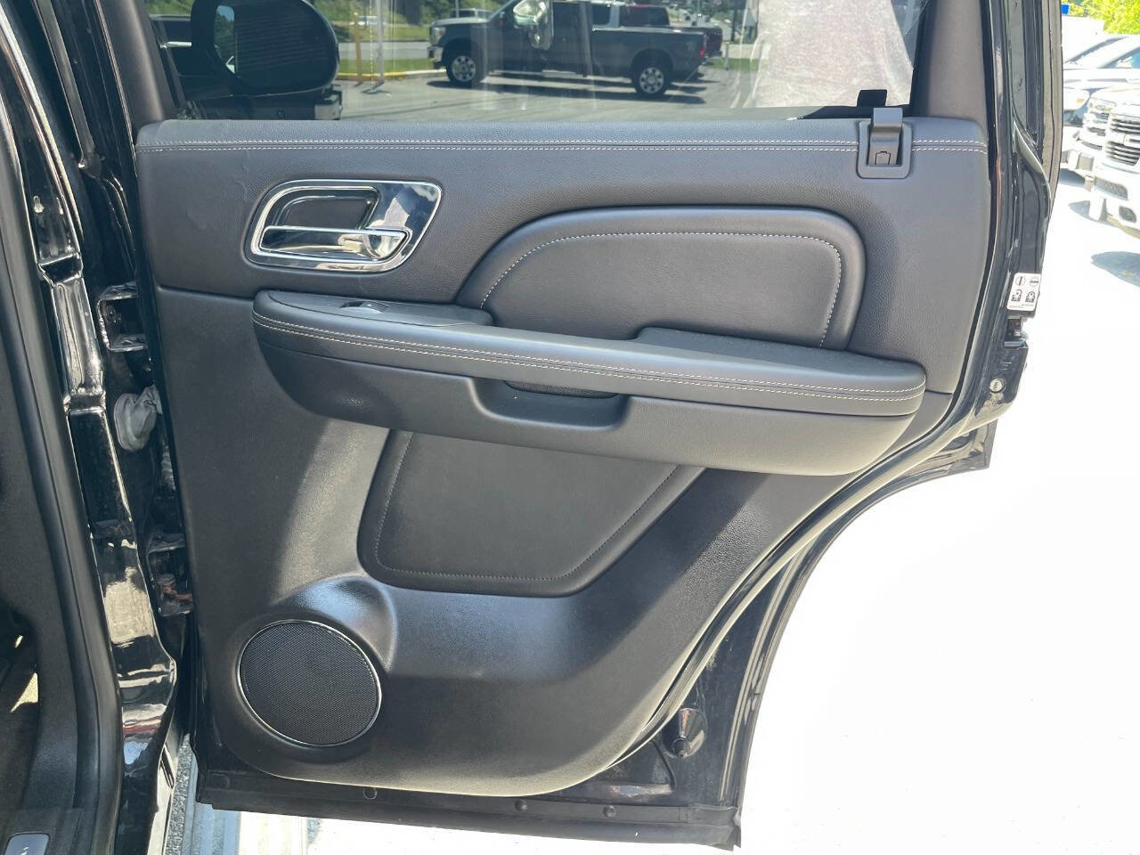 Used 2014 Cadillac Escalade Platinum image 33