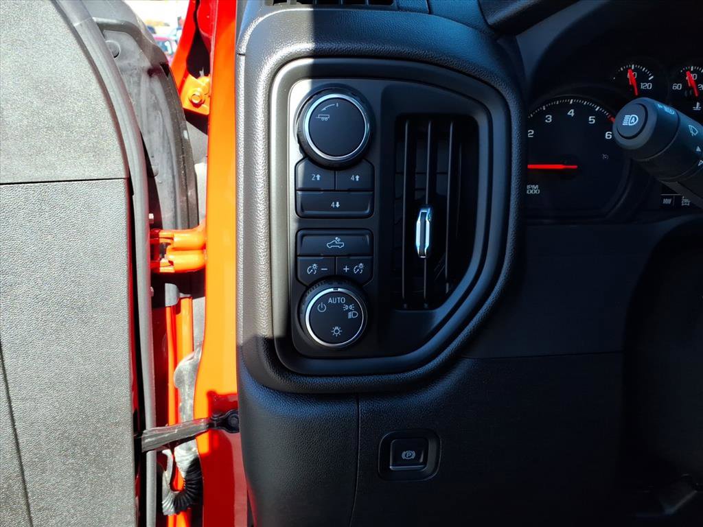 Used 2025 Chevrolet Silverado 2500 Custom w/ Custom Convenience Package image 17