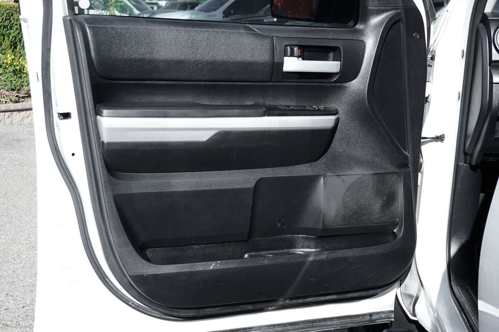 Used 2017 Toyota Tundra SR5 w/ SR5 Upgrade Package image 13