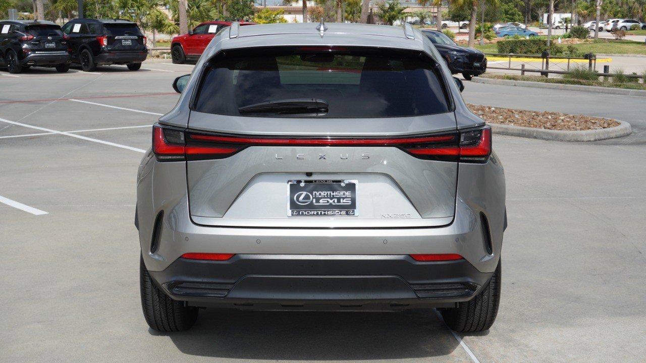 Used 2025 Lexus NX 250 FWD w/ Towing Package (2000 Lbs) image 7