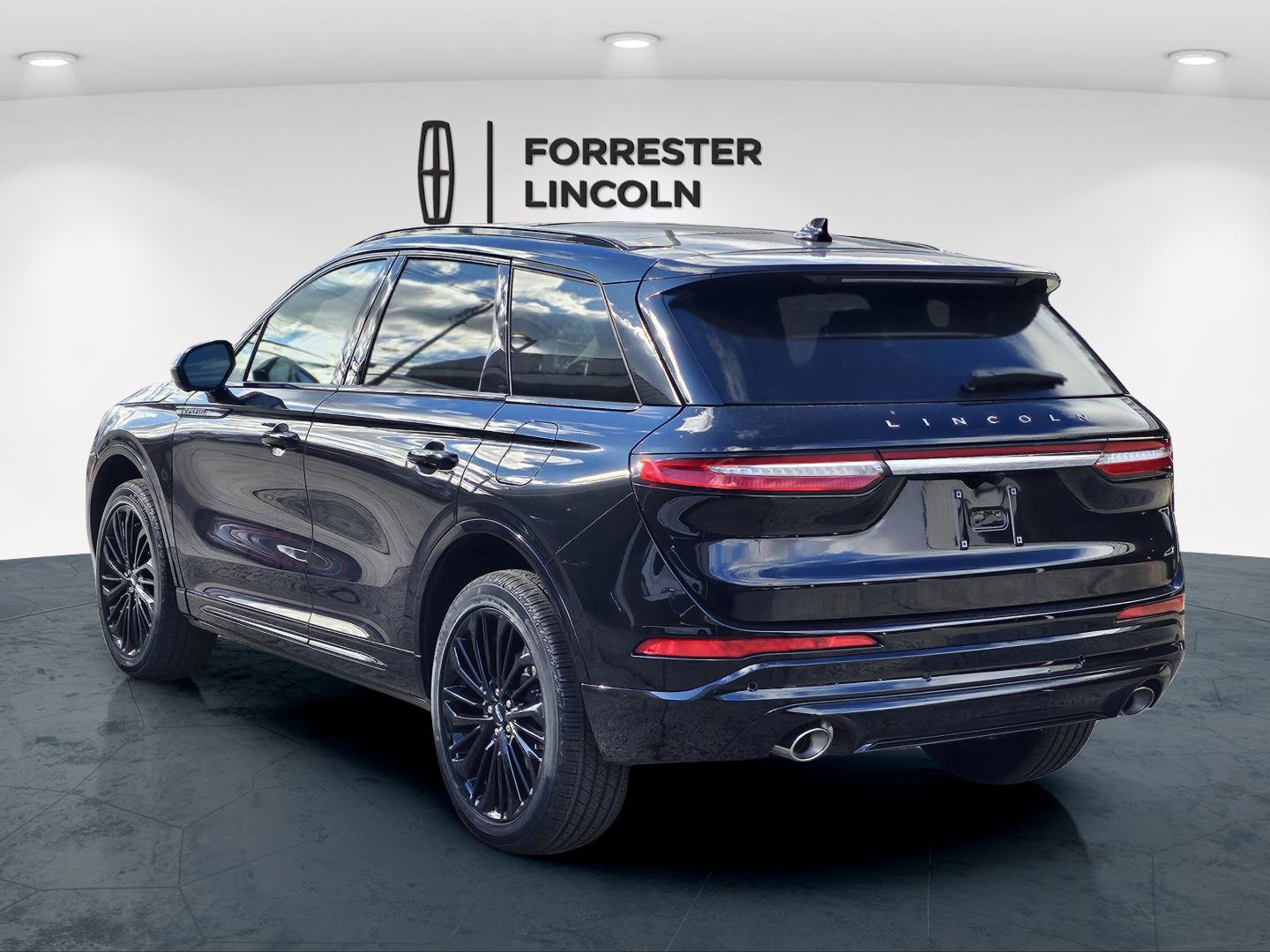 New 2026 Lincoln Corsair Reserve w/ Jet Appearance Package AWD/4WD image 5