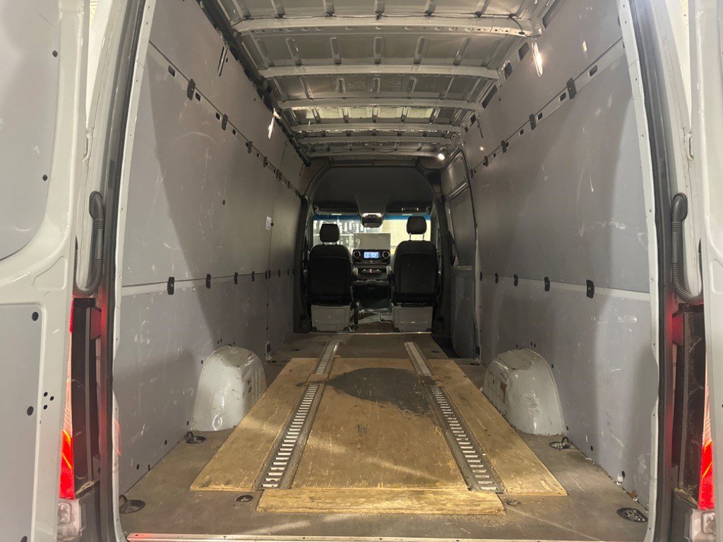 Used 2023 Mercedes-Benz Sprinter 2500 image 41