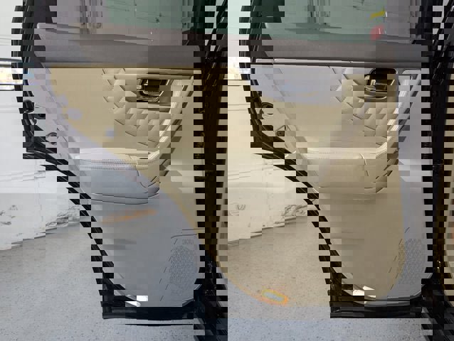 Used 2017 INFINITI QX70 AWD w/ Premium Package image 19