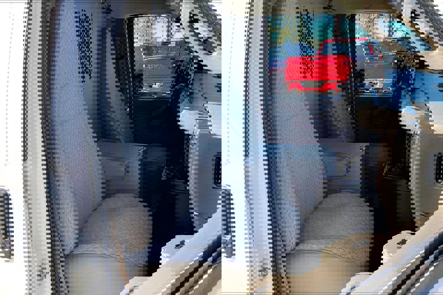 Used 2021 Chevrolet Express 2500 w/ Driver Convenience Package image 7