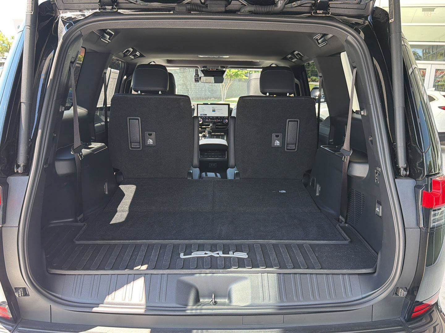 Used 2025 Lexus GX 550 w/ Cold Area Package AWD/4WD image 32