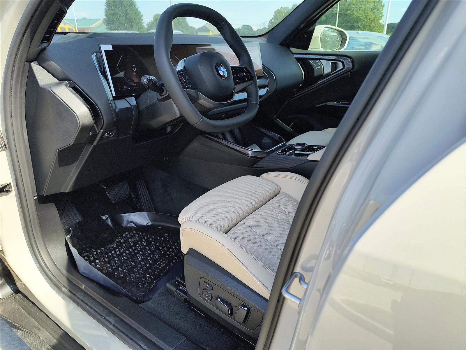 New 2026 BMW X3 xDrive30 w/ Premium Package image 2