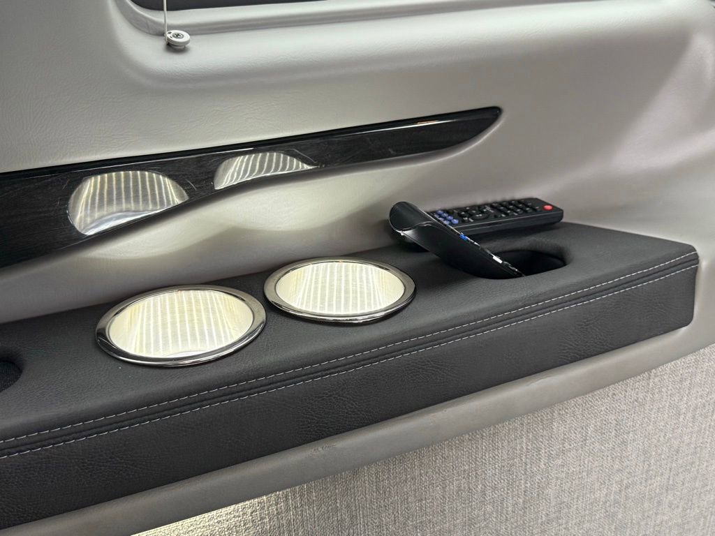 Used 2023 GMC Savana 2500 image 37