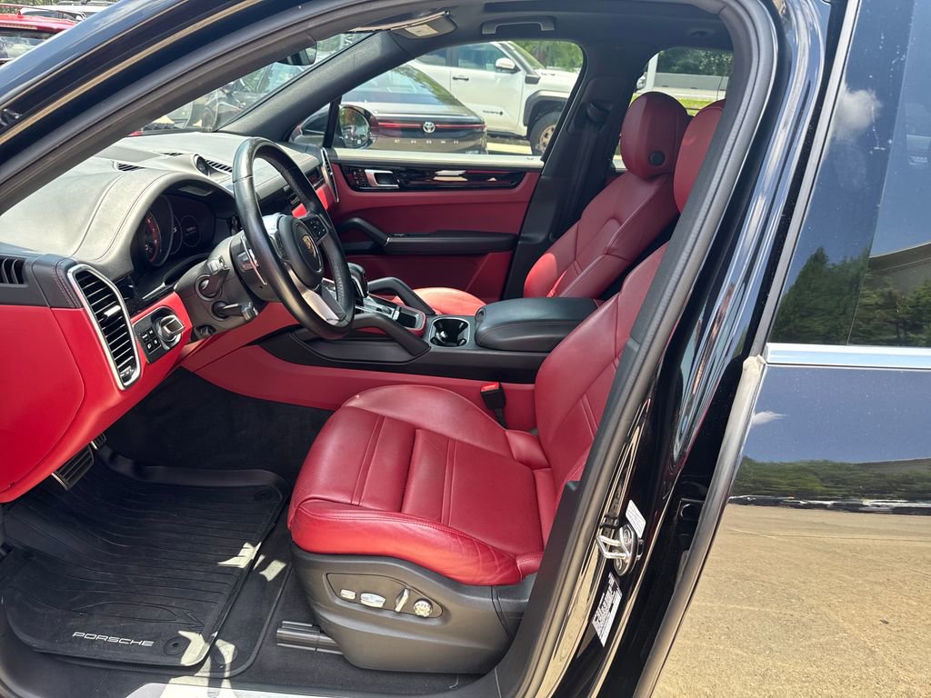 Used 2021 Porsche Cayenne S AWD/4WD image 16