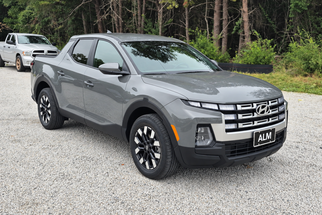 New 2027 Hyundai Santa Cruz SE FWD image 3