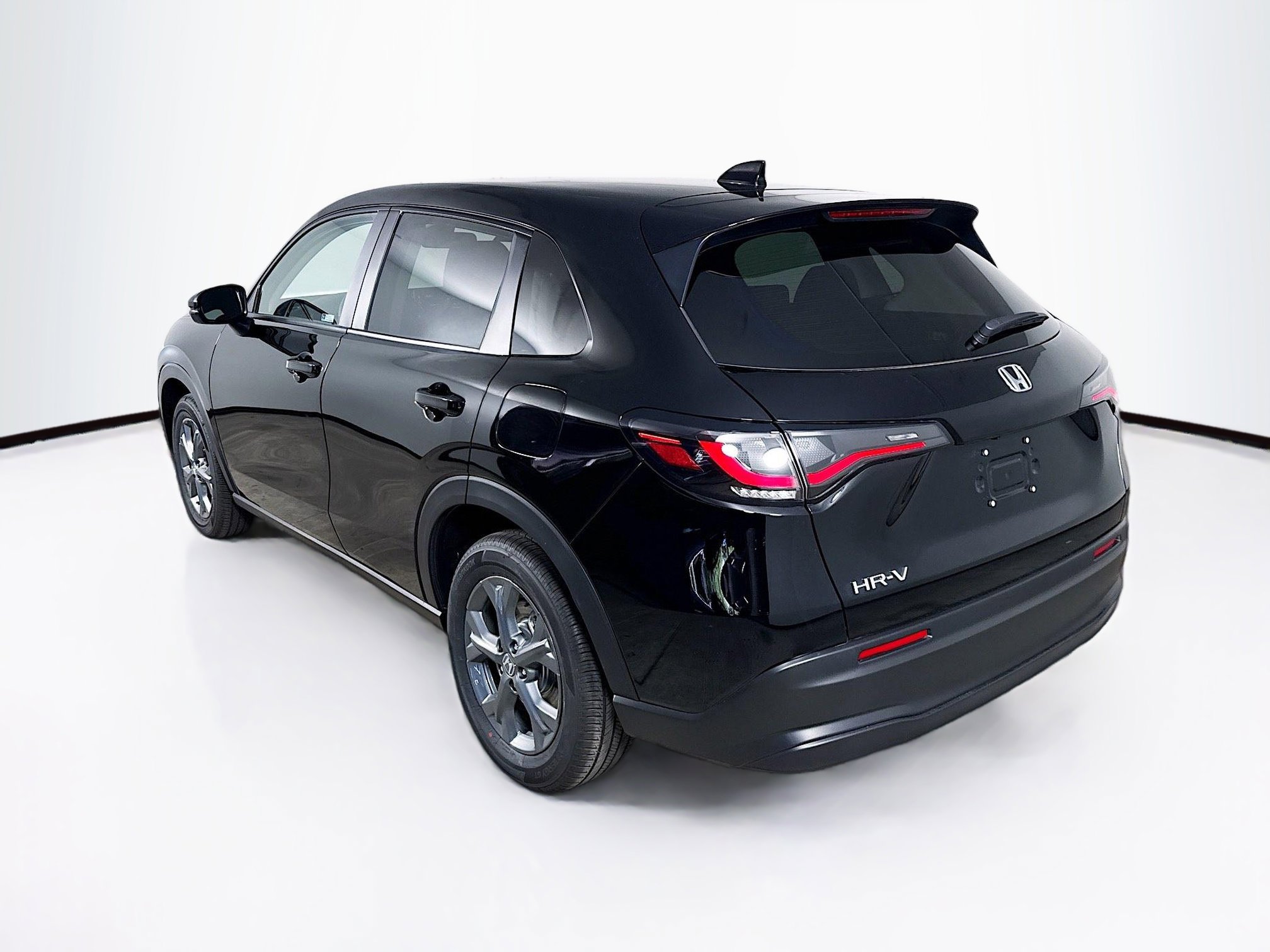 Certified 2026 Honda HR-V LX image 28
