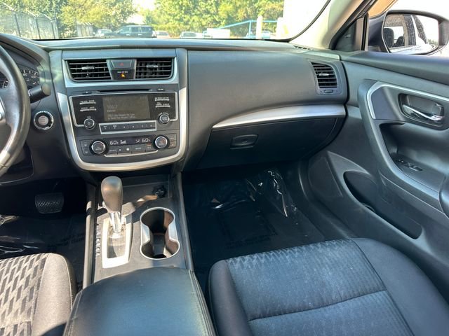 Used 2017 Nissan Altima 2.5 SV w/ Convenience Package image 14