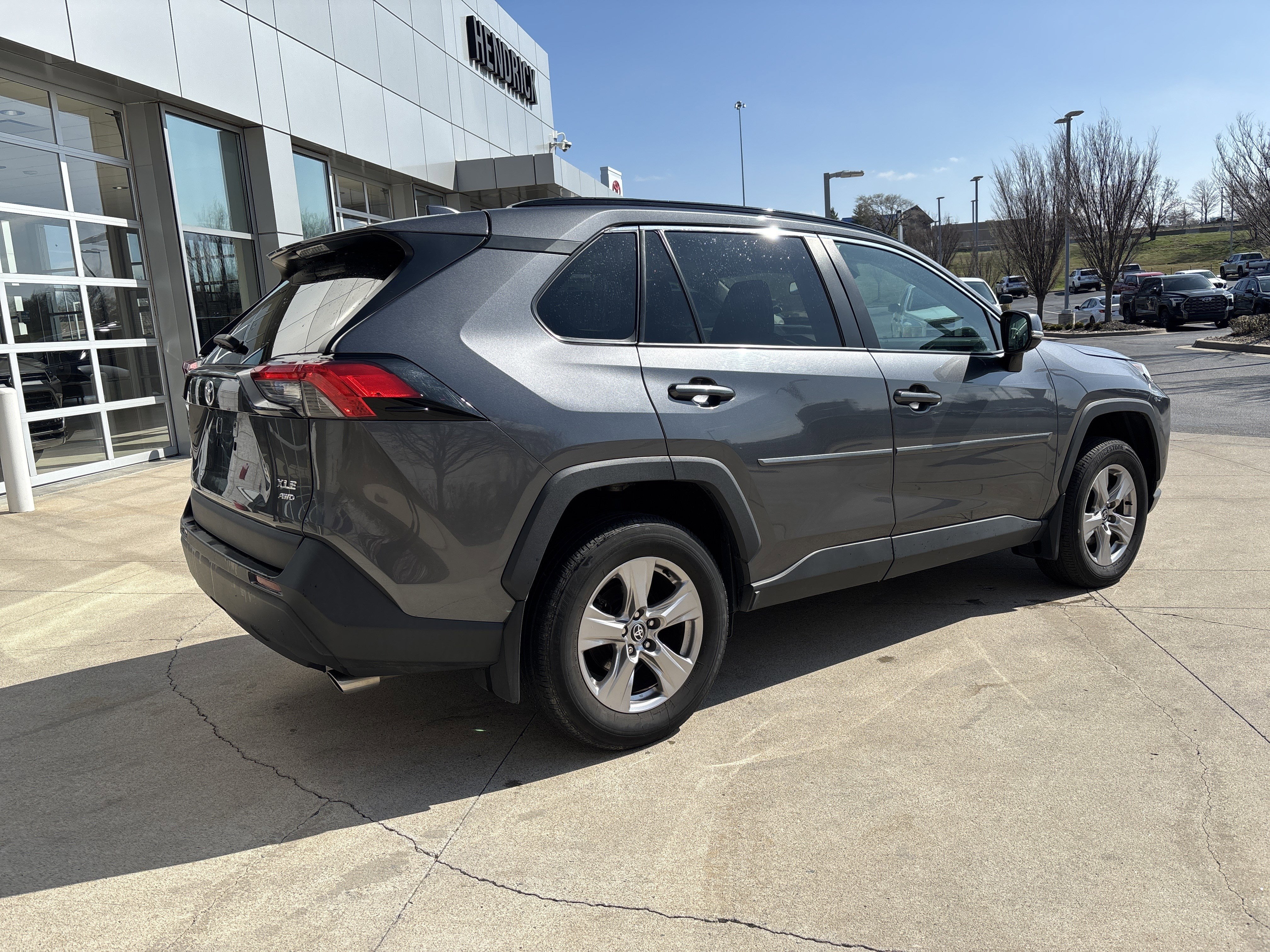 Used 2022 Toyota RAV4 XLE w/ Convenience Package AWD/4WD image 6